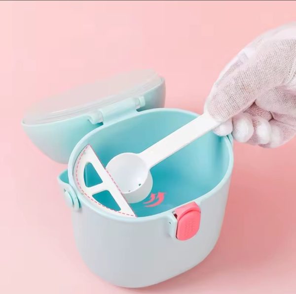 On-the-Go Formula Container